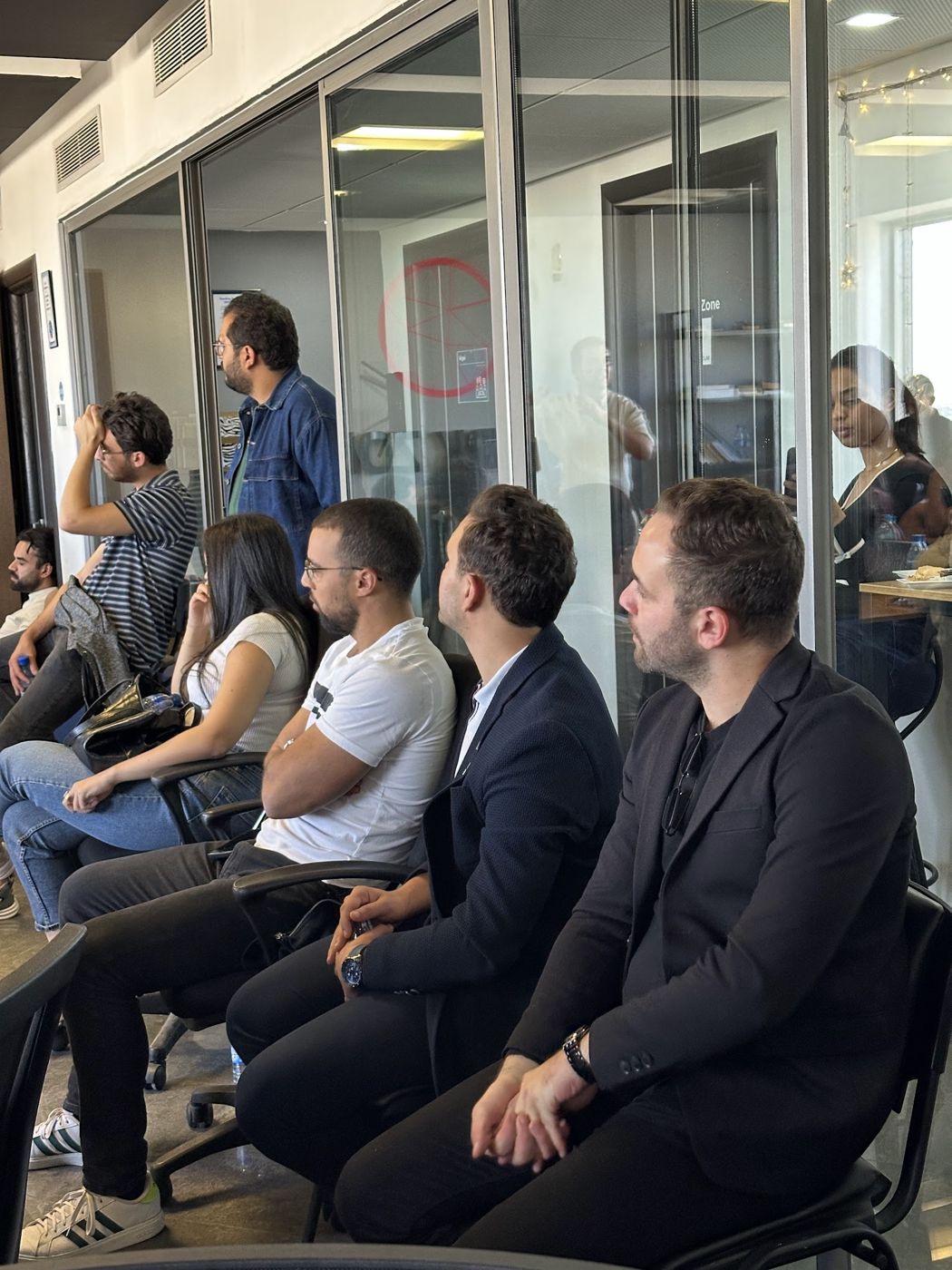 Participants attentifs pendant la WZ Business Class